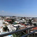 Torre Con Roof Garden Y Piscina Con Vista Al Mar