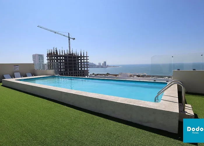 Torre Con Roof Garden Y Piscina Con Vista Al Mar